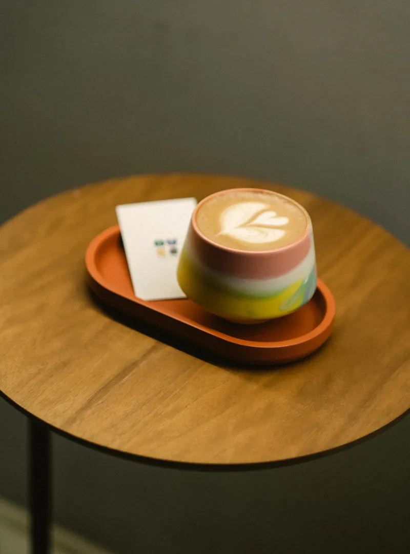 Over Coffee Hubのカフェラテ