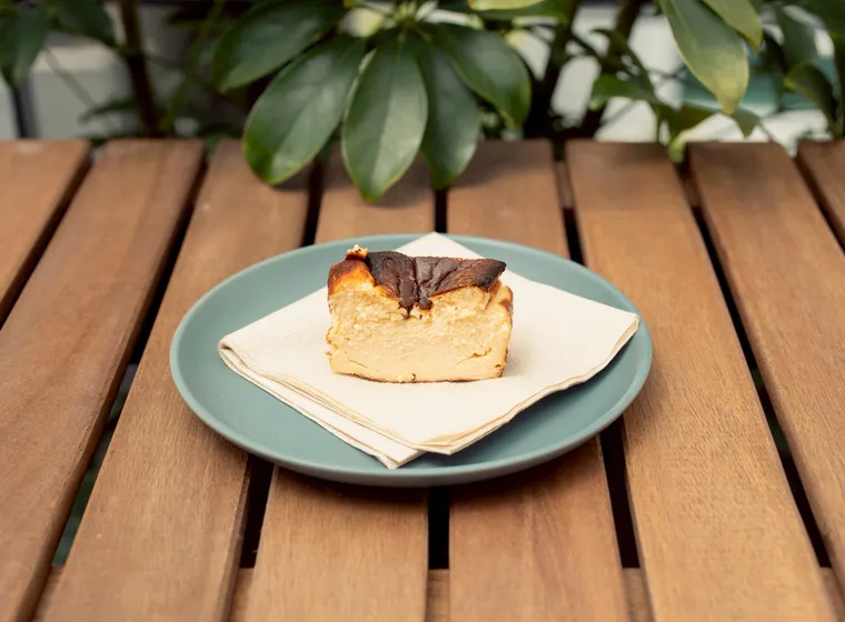 Cheesecake slice